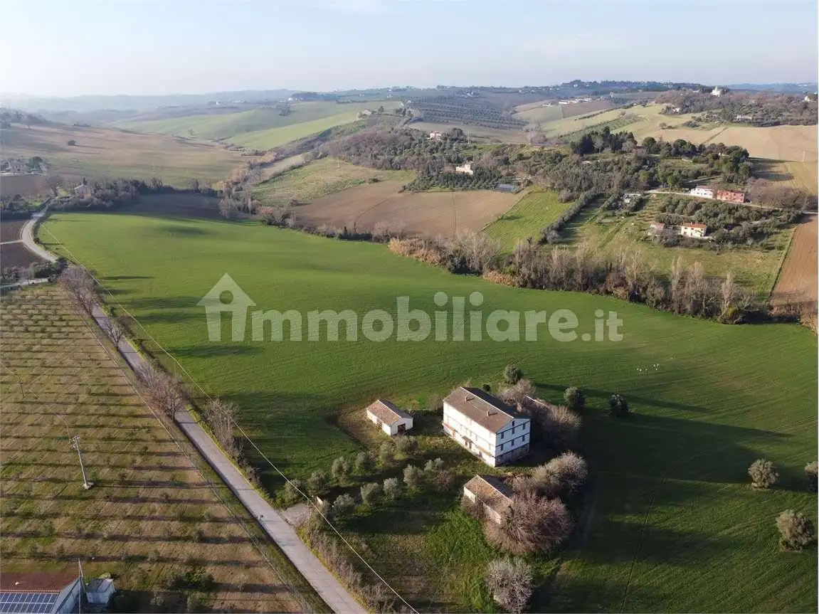 Rustico - Casale in vendita a Jesi