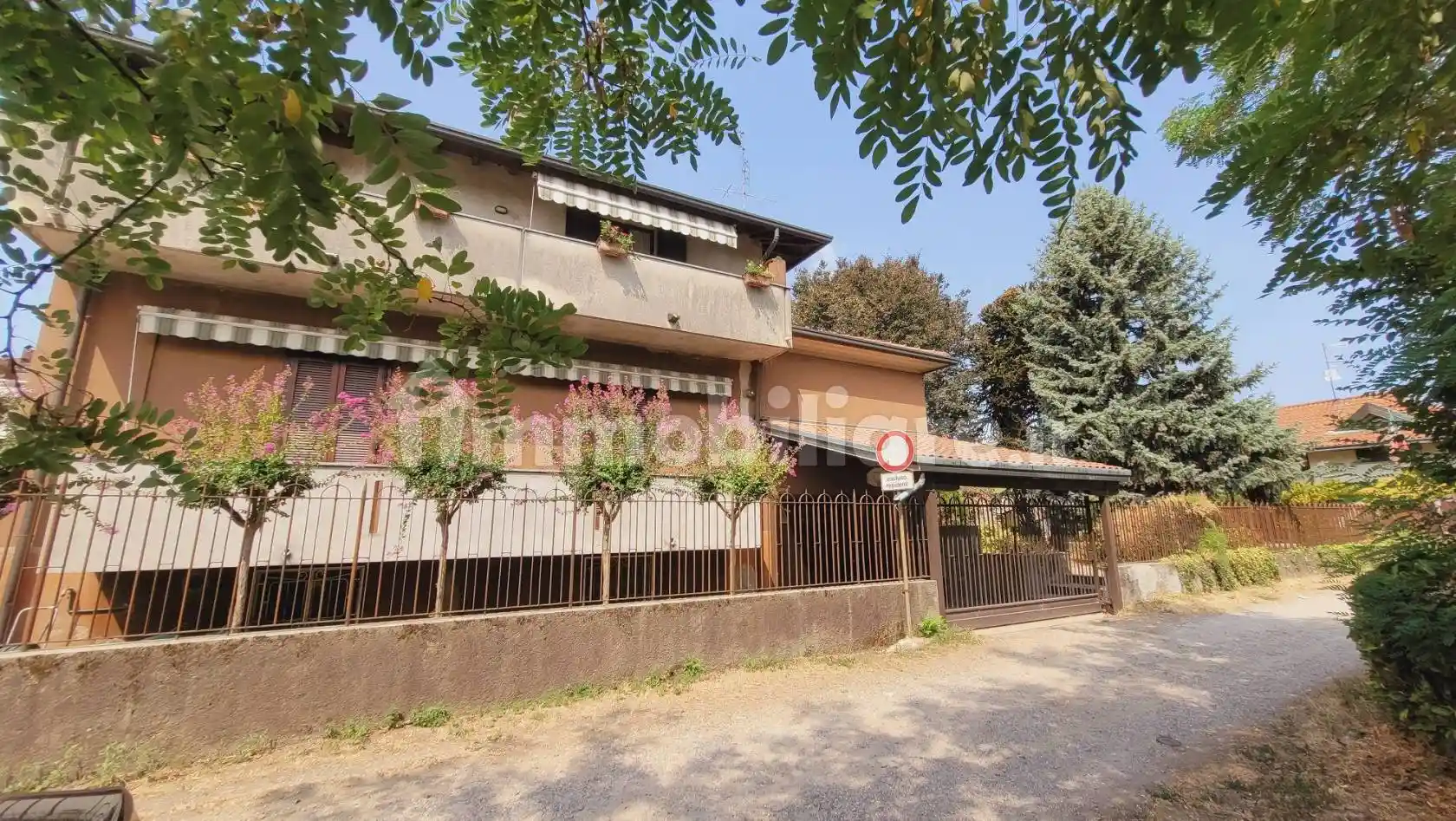 Villa in vendita a Busto Arsizio