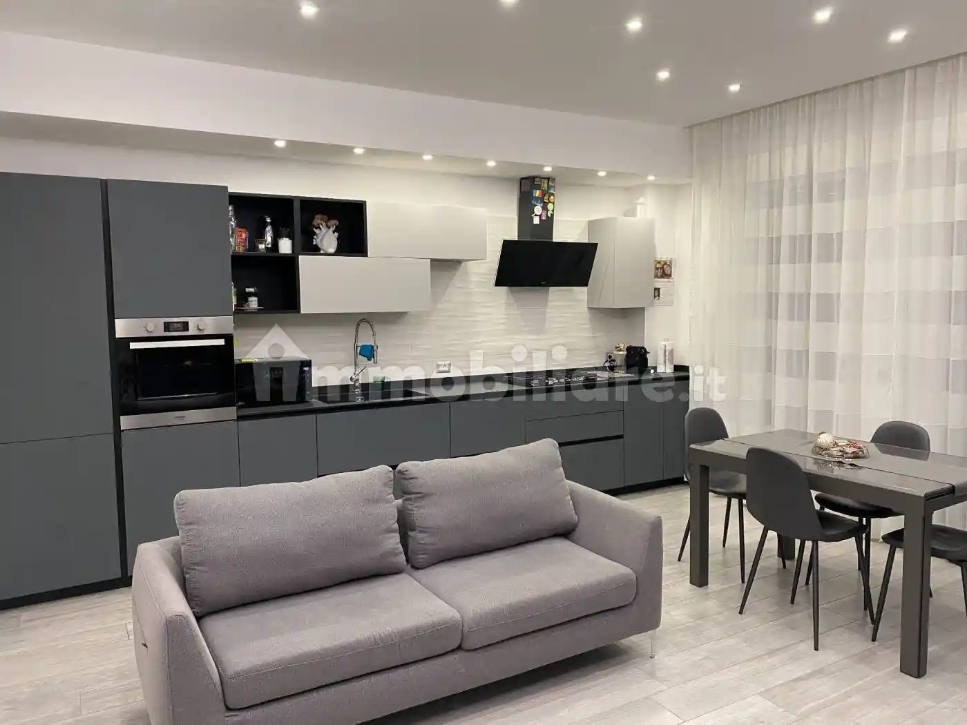 Trilocale via Marco Valerio Corvo 166, Appio Claudio - Statuario, Roma - foto 4