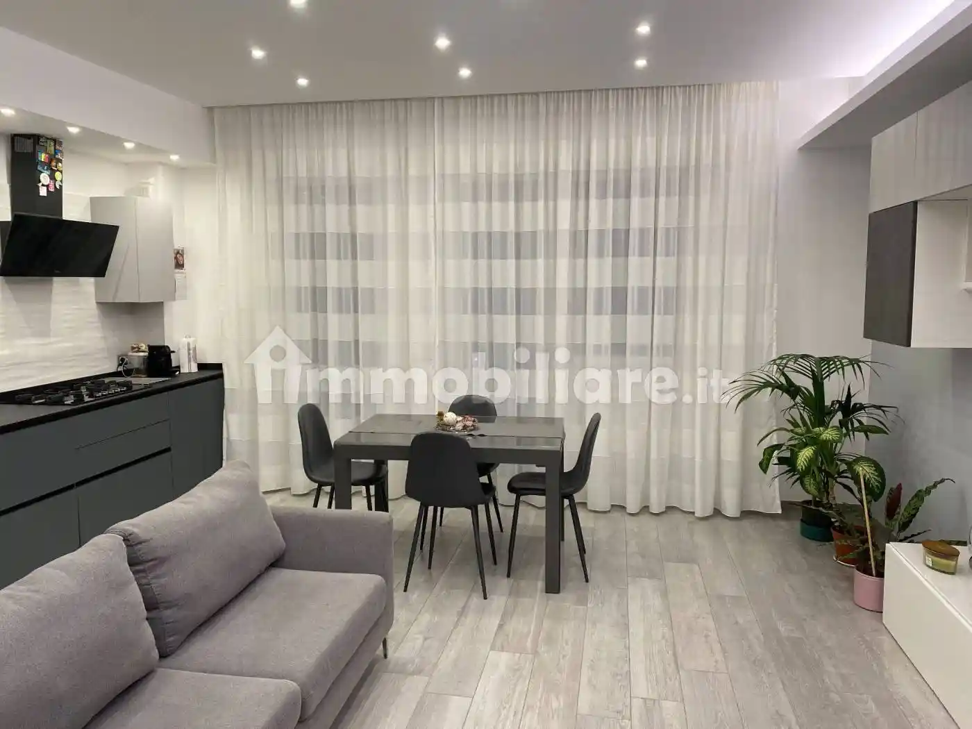 Trilocale via Marco Valerio Corvo 166, Appio Claudio - Statuario, Roma - foto 5