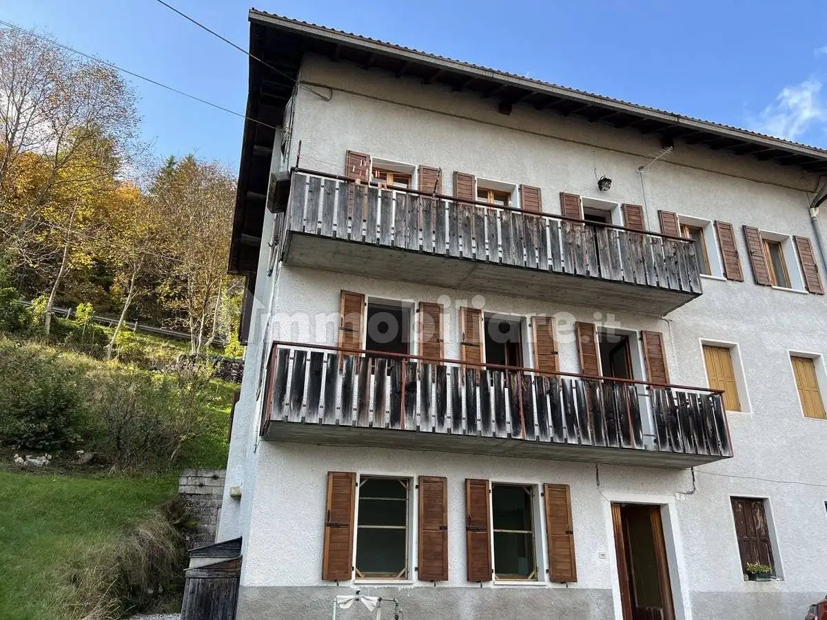 Appartamento in vendita a Voltago Agordino