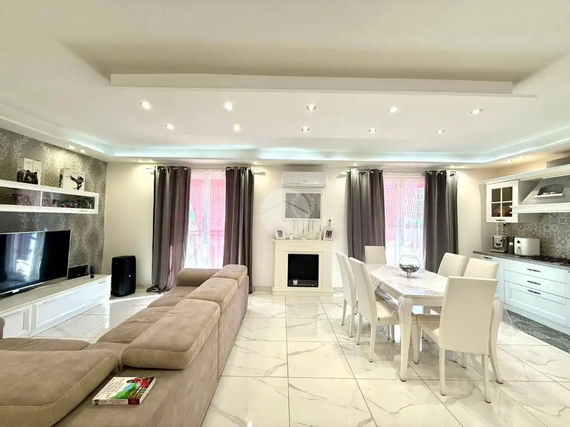 Appartamento in vendita a Napoli