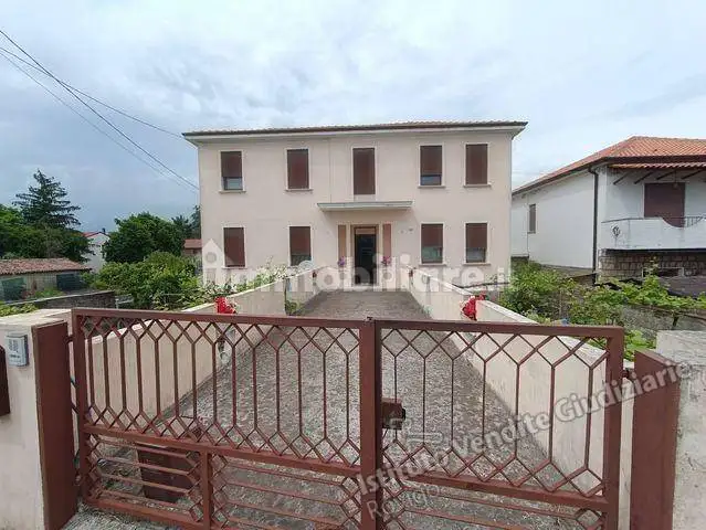 Villa in asta a Ceregnano