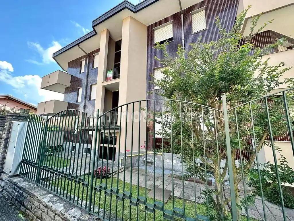 Trilocale via Tibullo 2, Centro, Carate Brianza - foto 3