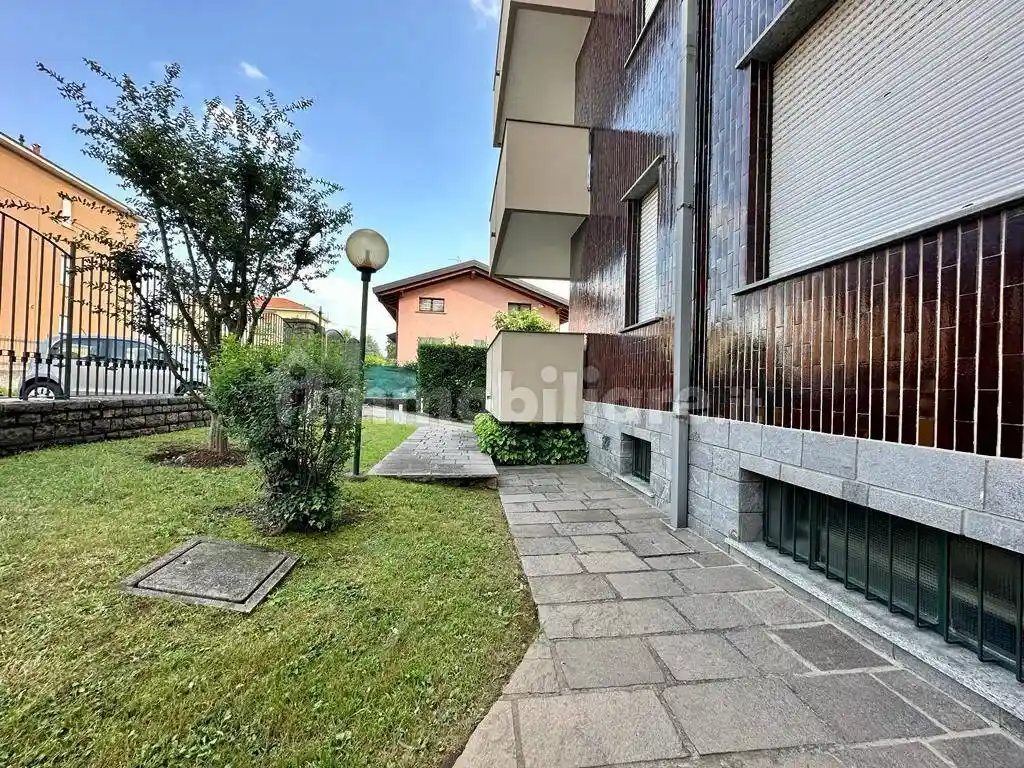 Trilocale via Tibullo 2, Centro, Carate Brianza - foto 4