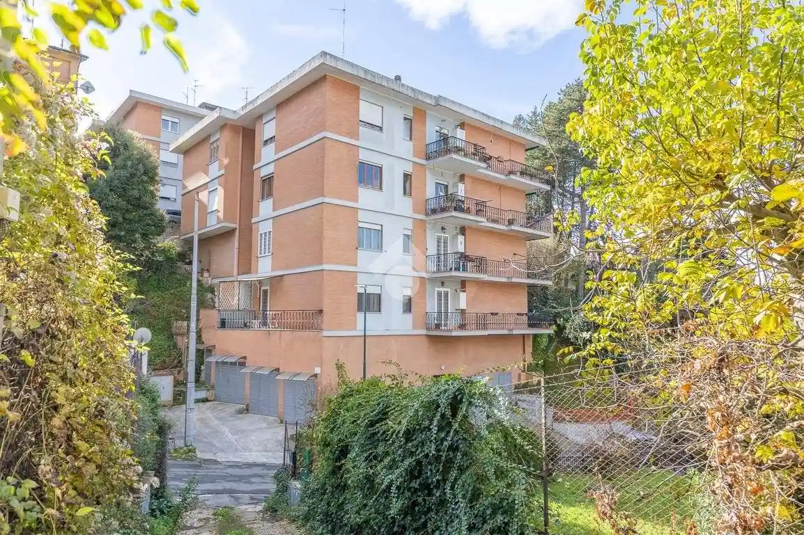 Appartamento in vendita a Ariccia