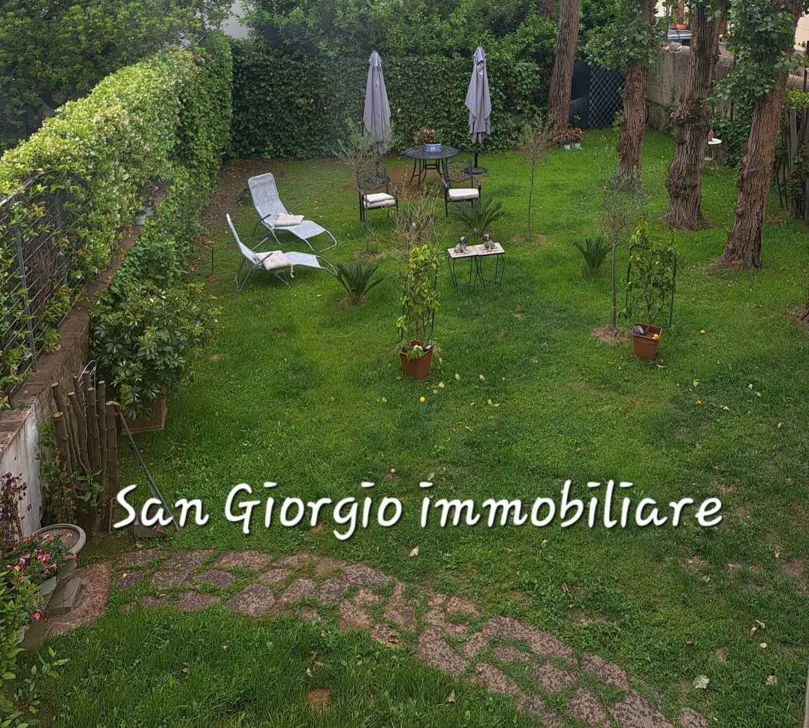 Villa in vendita a Cascina