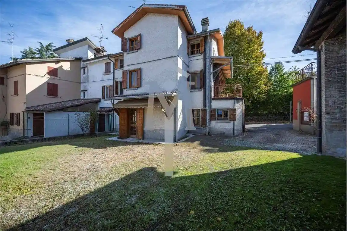 Casa indipendente in vendita a Quattro Castella