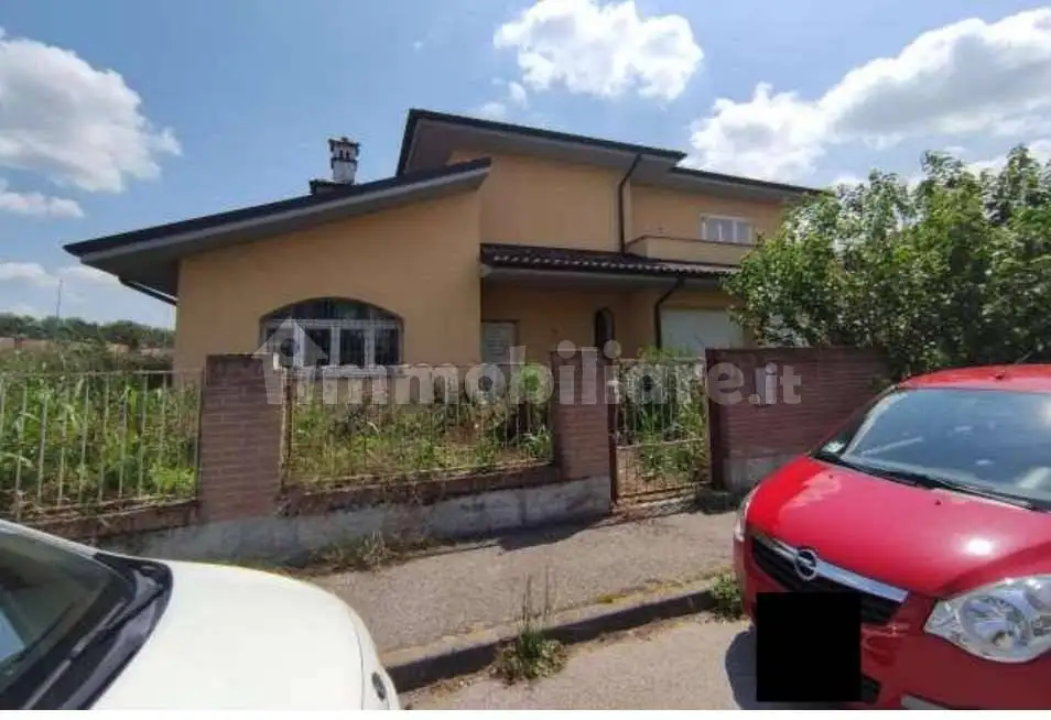 Villa in asta a Roncaro