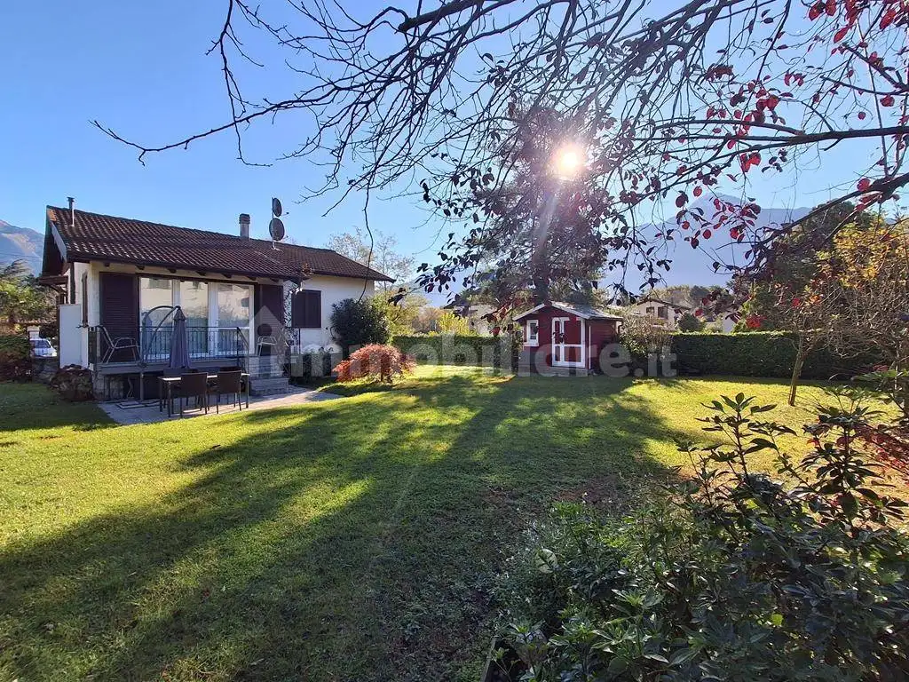 Villa in vendita a Sorico