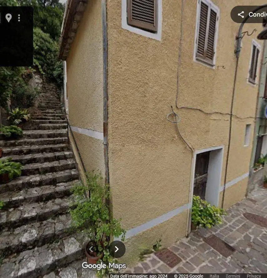 Casa indipendente in vendita a Serravalle di Chienti