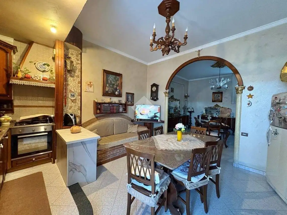 Trilocale Vico I via zanardelli 5, Arzano - foto 2