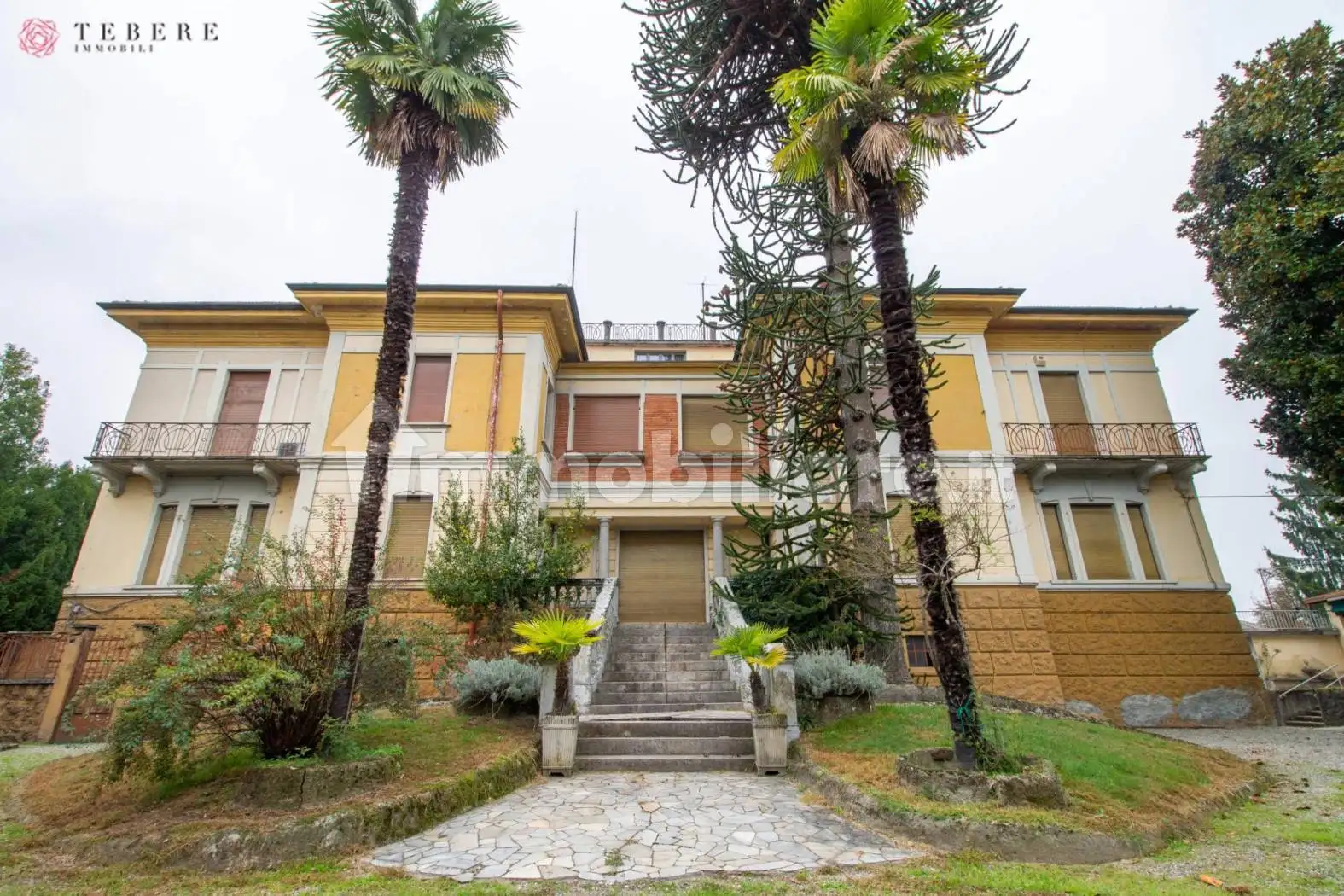 Palazzo - Edificio in vendita a Golasecca