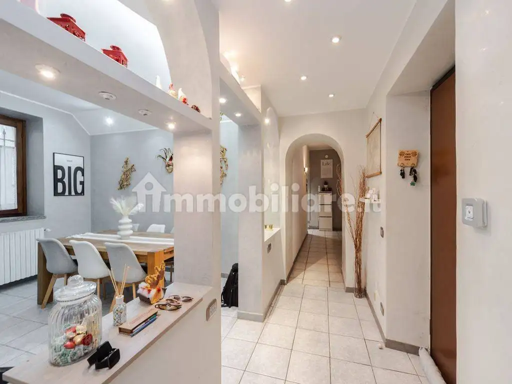 Quadrilocale via Prebone 30, Centro, Barzanò - foto 2