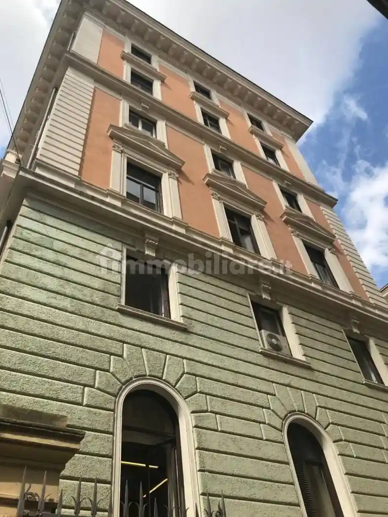 Palazzo - Edificio in vendita a Roma