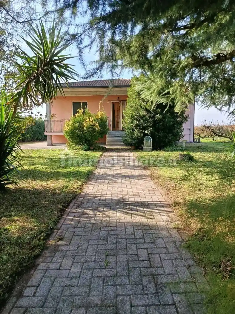 Villa in vendita a Valeggio sul Mincio