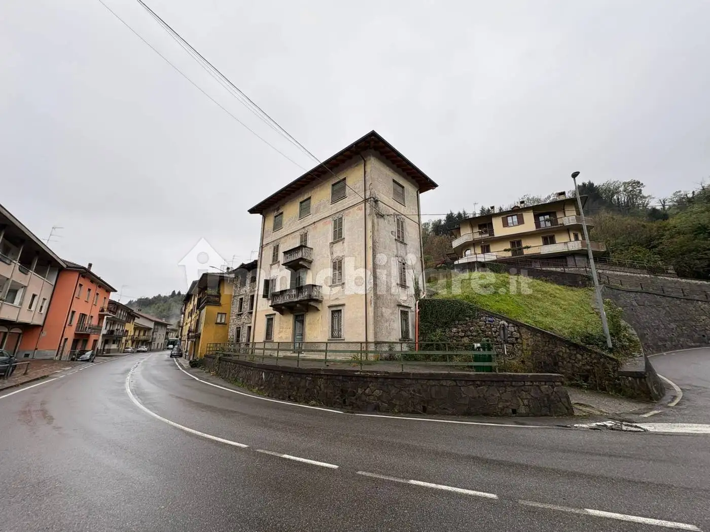 Palazzo - Edificio in vendita a Capizzone