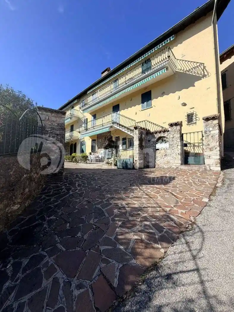 Bilocale frazione Morgnaga via Filippini, 1, Centro, Gardone Riviera - foto 3