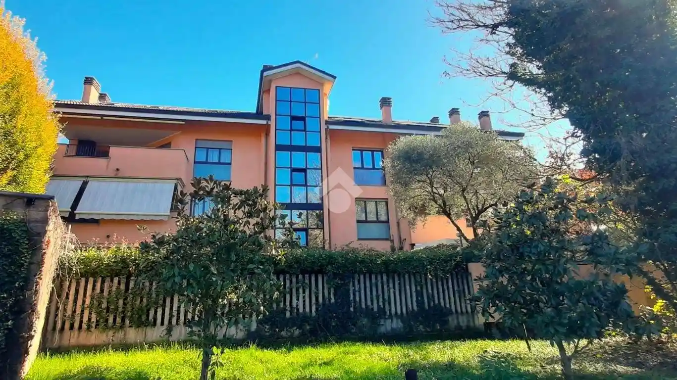 Appartamento in vendita a Senago