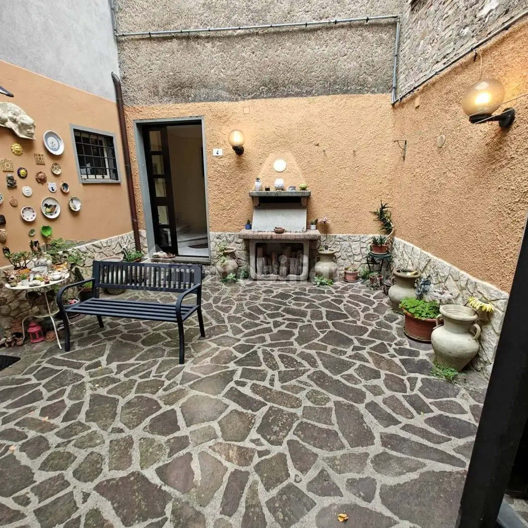 Trilocale vicolo Menichelli 4, Centro, Calvi dell'Umbria - foto 2