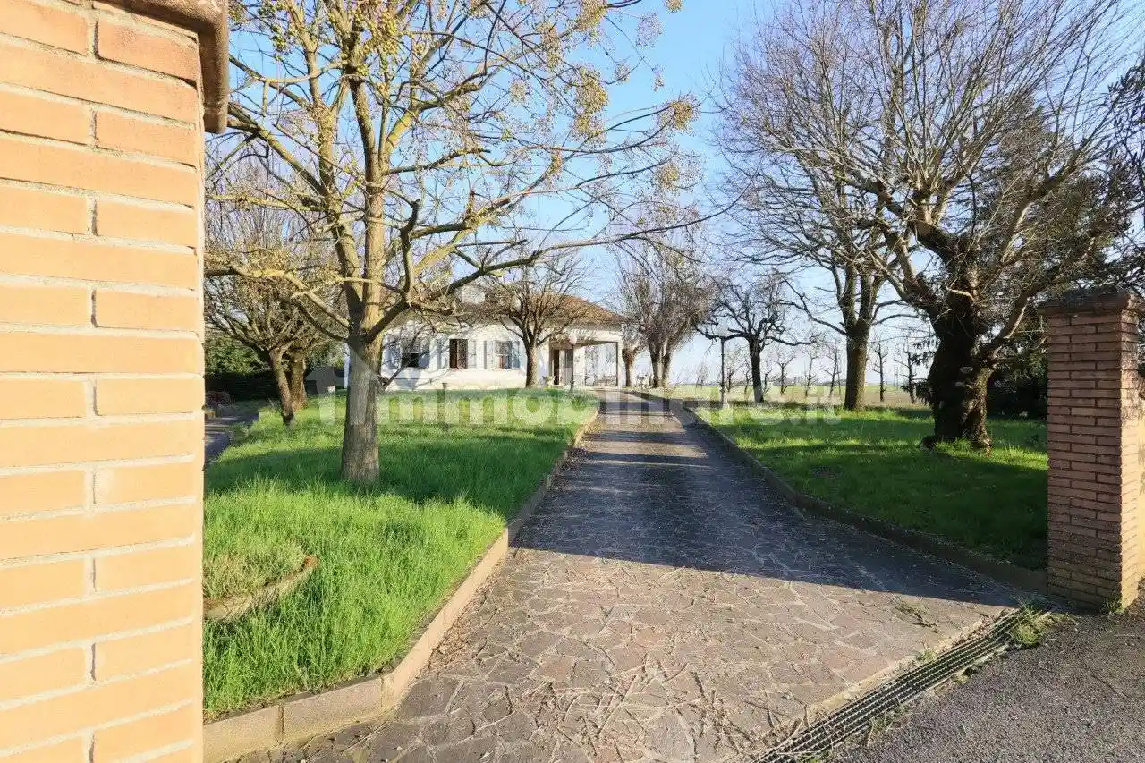 Villa in vendita a Sissa Trecasali