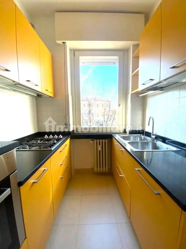 Quadrilocale piazza Luigi Einaudi 11, Desenzano Centro, Desenzano del Garda - foto 4