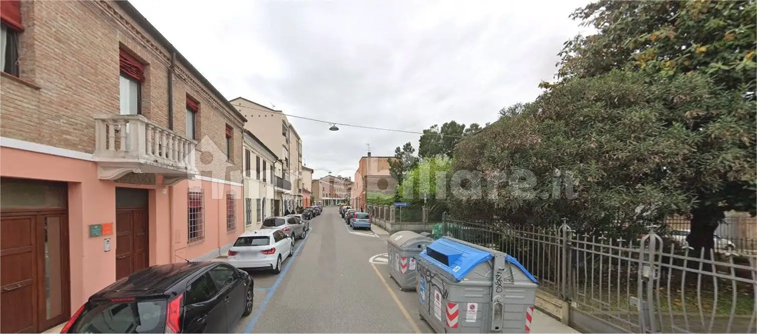 Casa indipendente in affitto a Ferrara