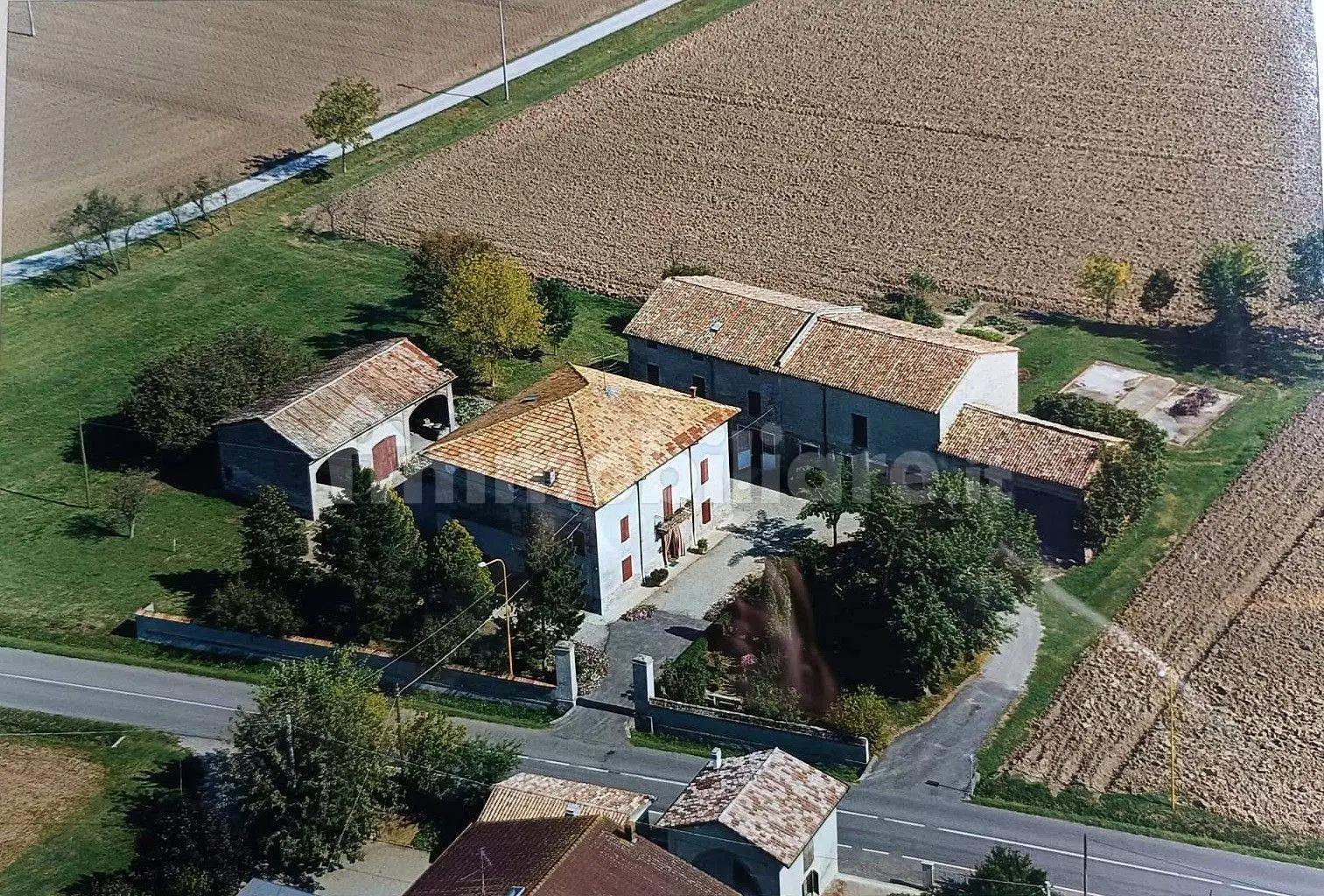 Rustico - Casale in vendita a Soragna