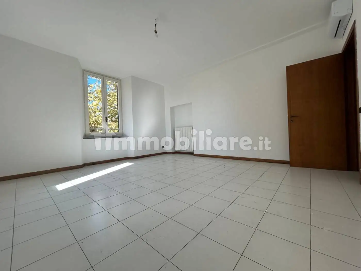 Quadrilocale viale Stazione, Centro, Massa - foto 3