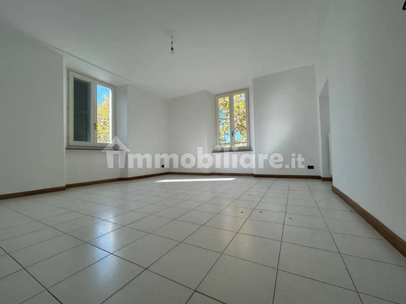 Quadrilocale viale Stazione, Centro, Massa - foto 5