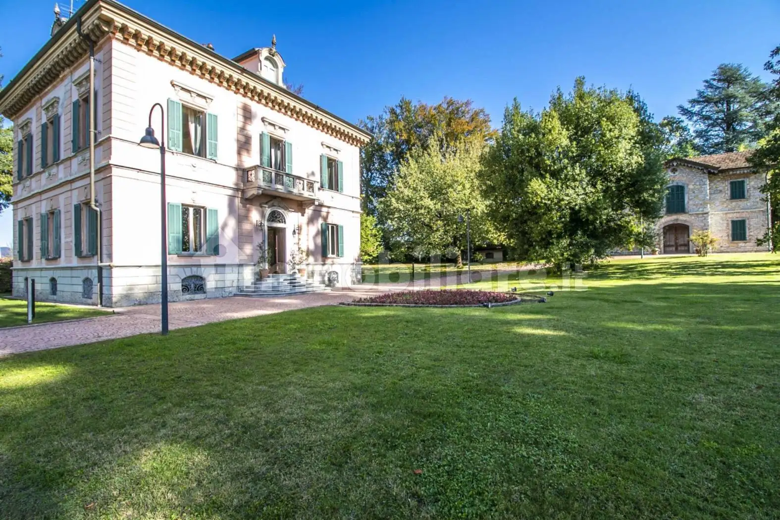 Villa unifamiliare via Camillo Benso di Cavour, Albiolo - foto 5