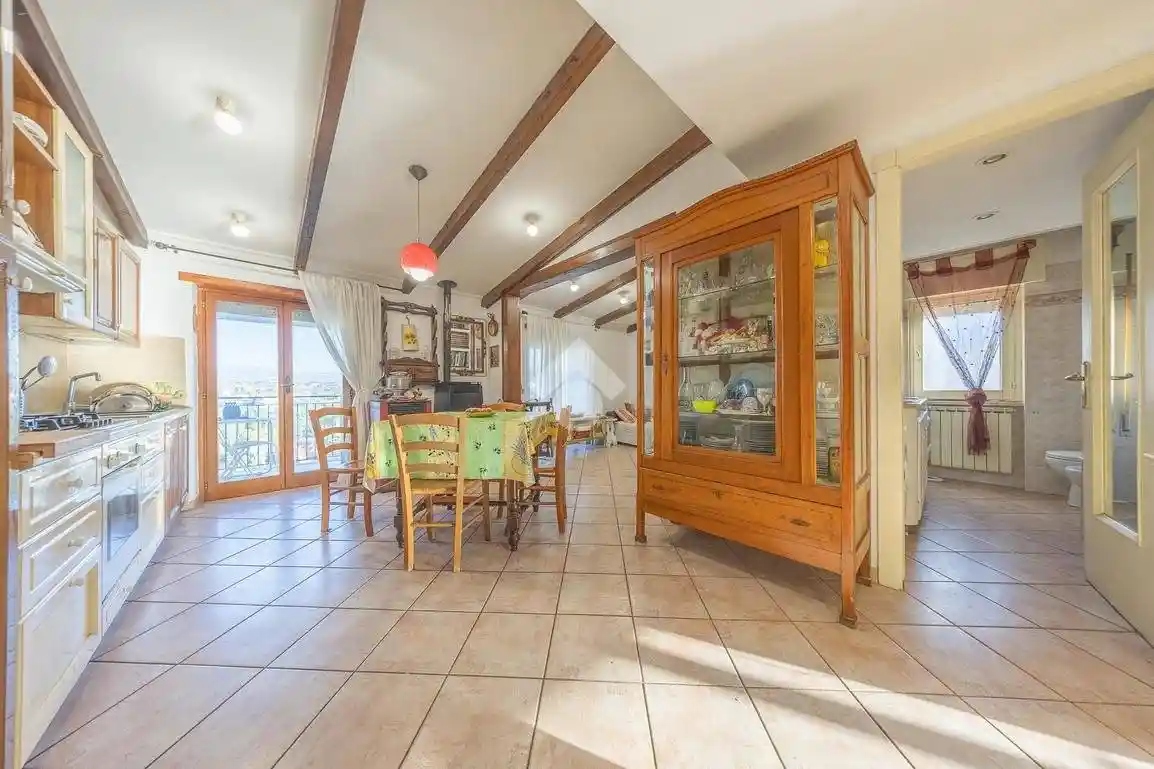 Appartamento in vendita a Roma