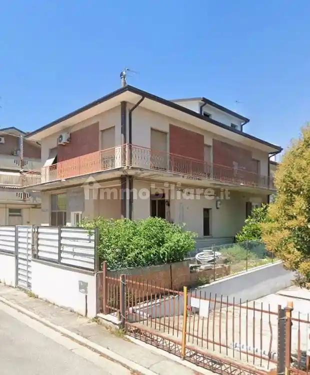 Villa in vendita a Civitanova Marche