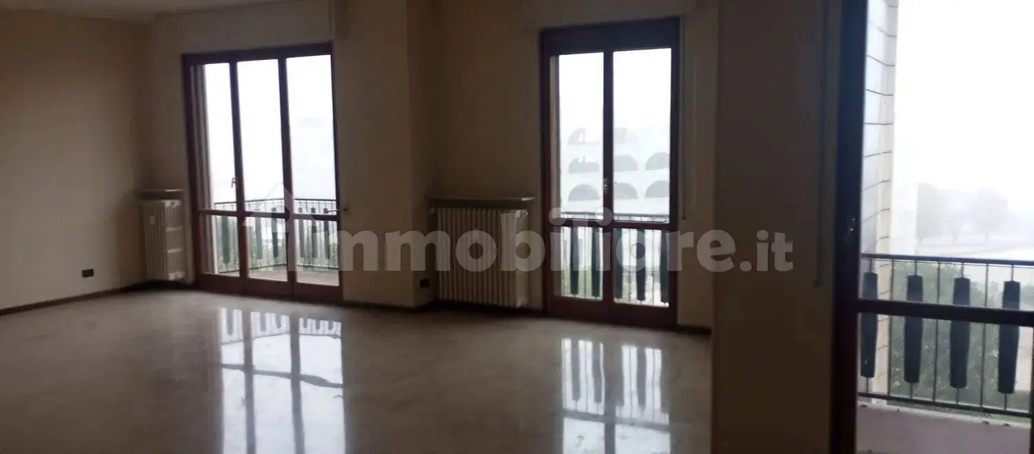 Appartamento in vendita a Voghera