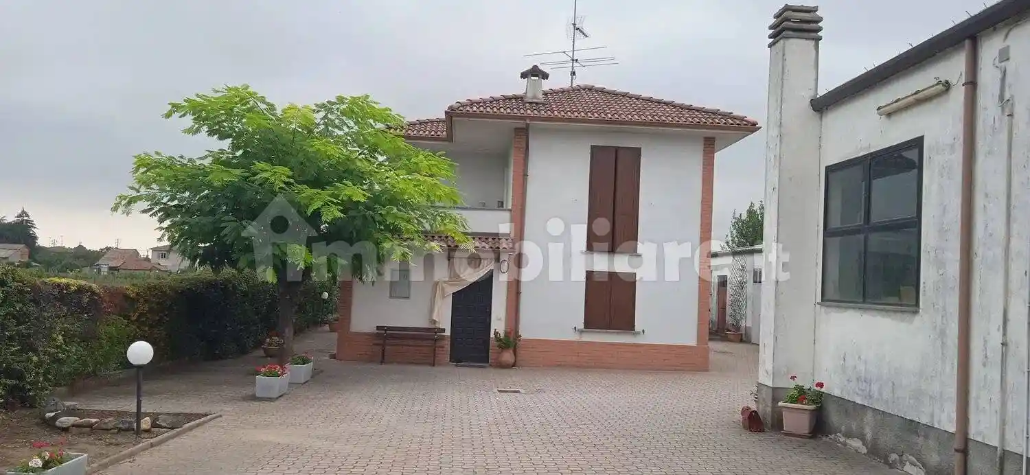 Villa in vendita a Voghera