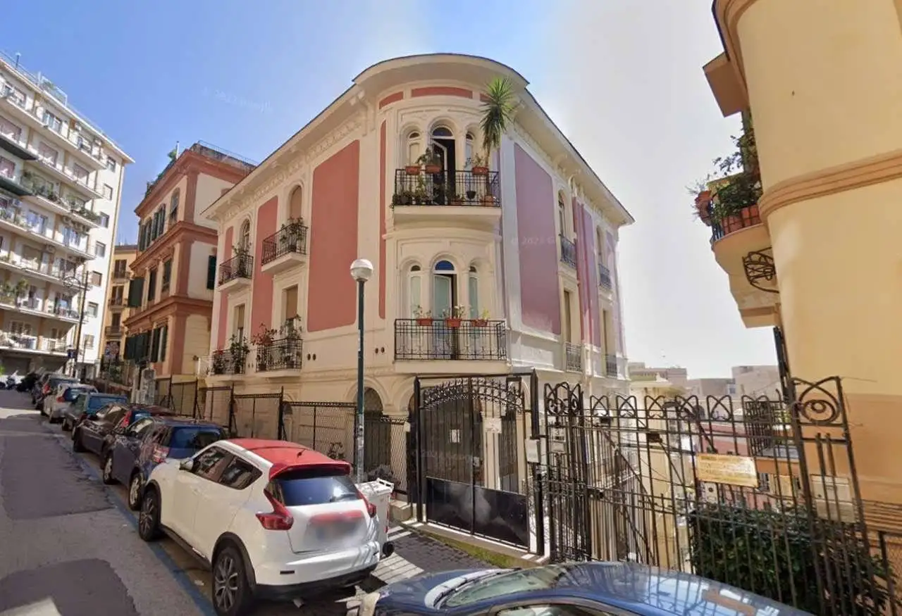 Appartamento in vendita a Napoli