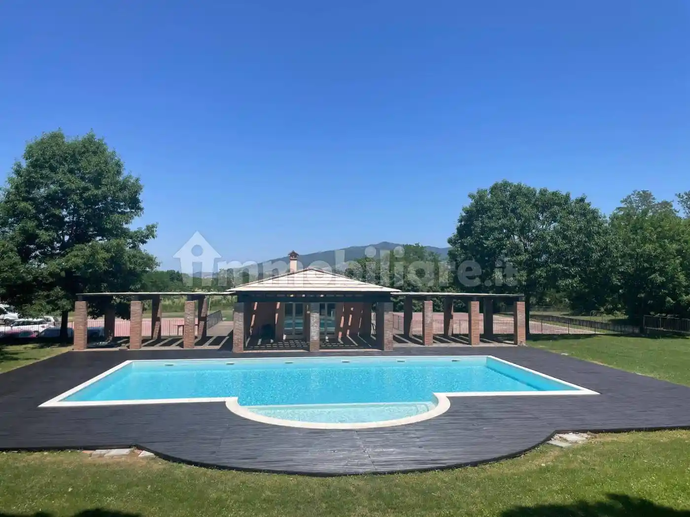 Appartamento in villa Località Poggio Ciliegio, Frassineto, Arezzo - foto 2