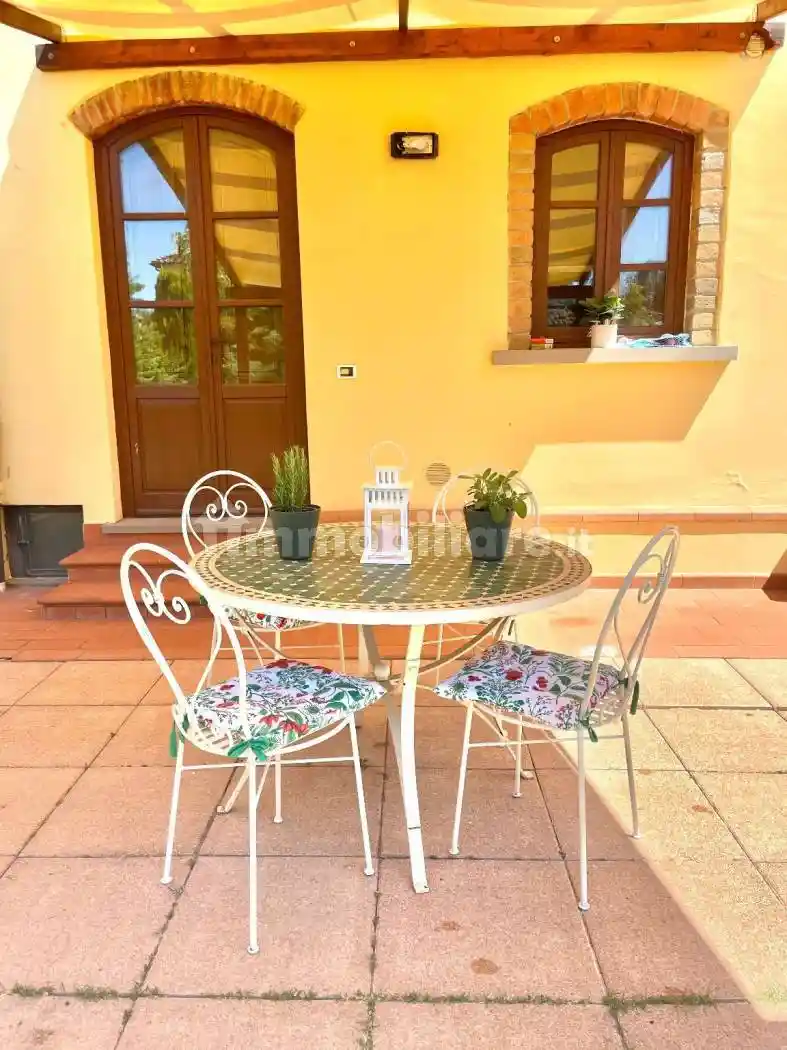 Appartamento in villa Località Poggio Ciliegio, Frassineto, Arezzo - foto 3