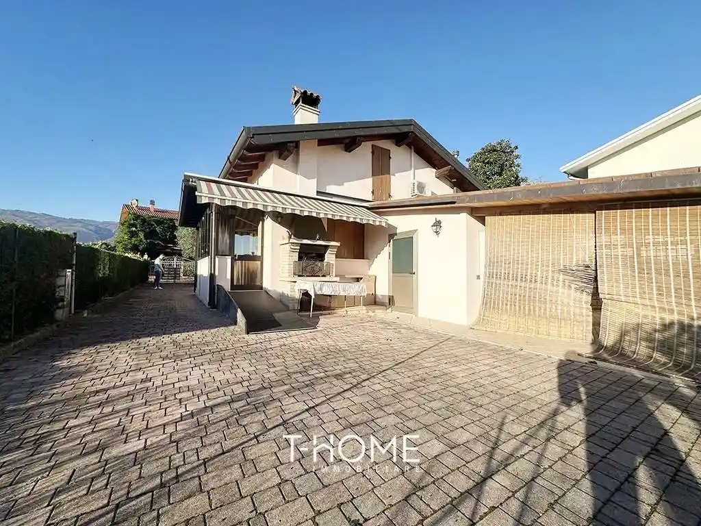 Villa in vendita a Bassano del Grappa
