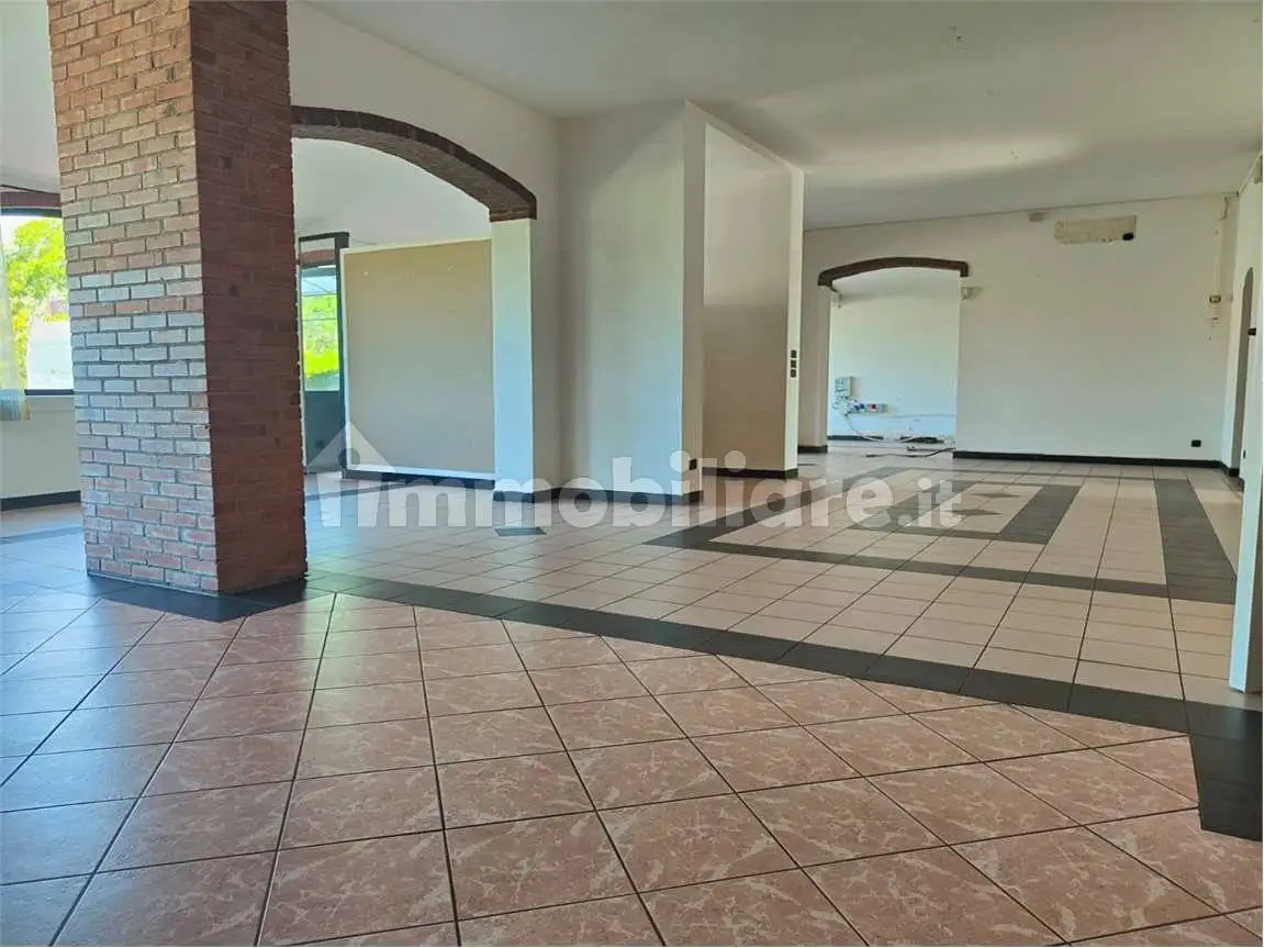 Rustico - Casale in vendita a Roverbella