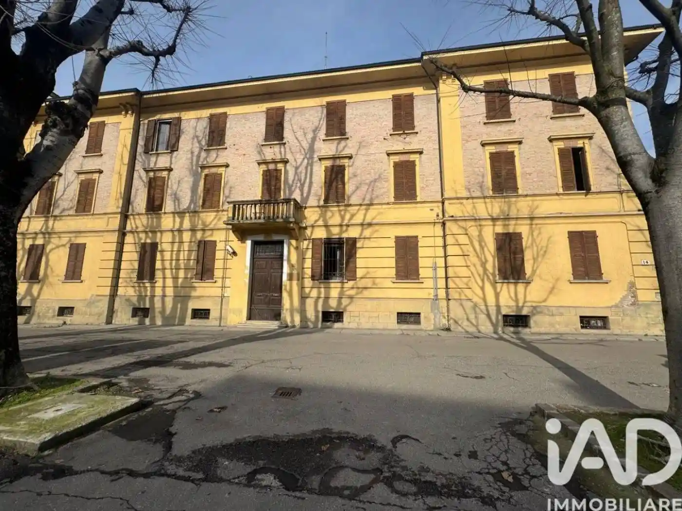Palazzo - Edificio in vendita a Mirandola