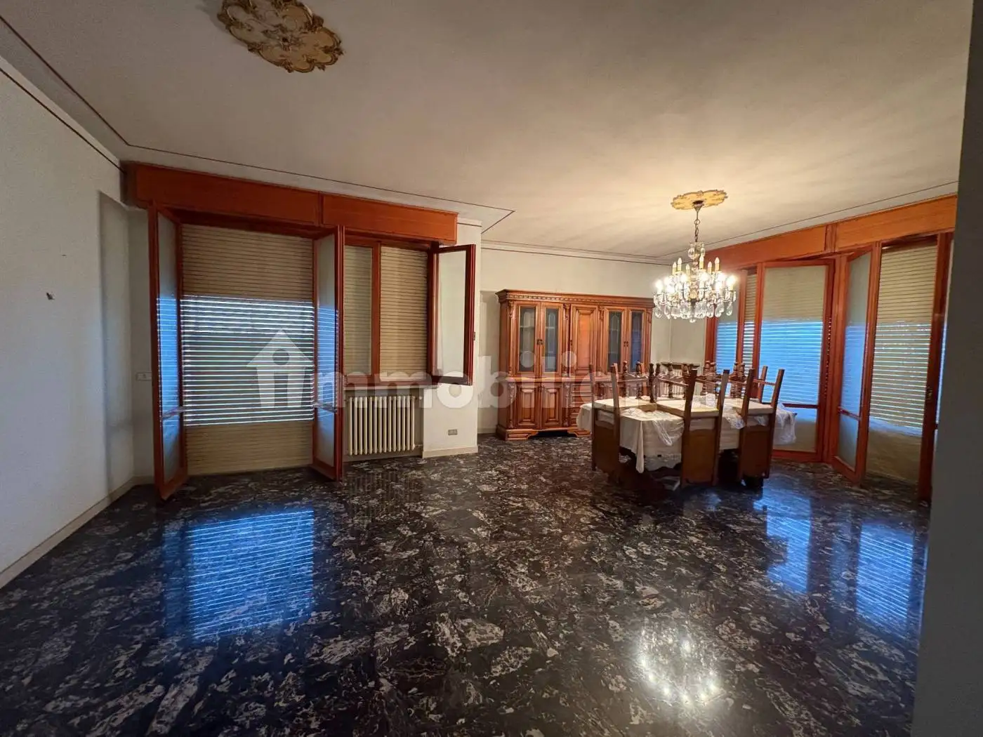 Villa unifamiliare, ottimo stato, 550 m², Castelnovo di Sotto - foto 2