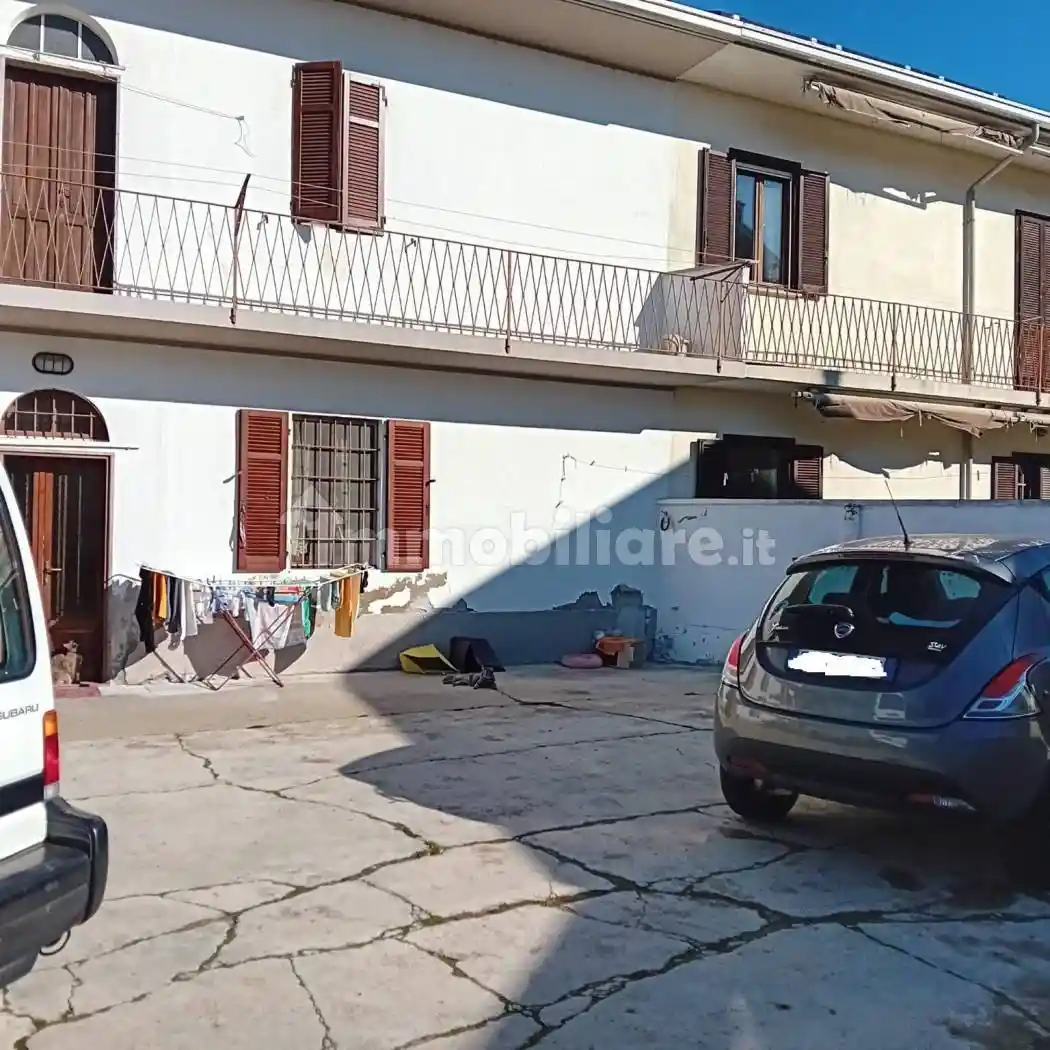 Casale via Giosuè Carducci 49, Centro, Cilavegna - foto 2