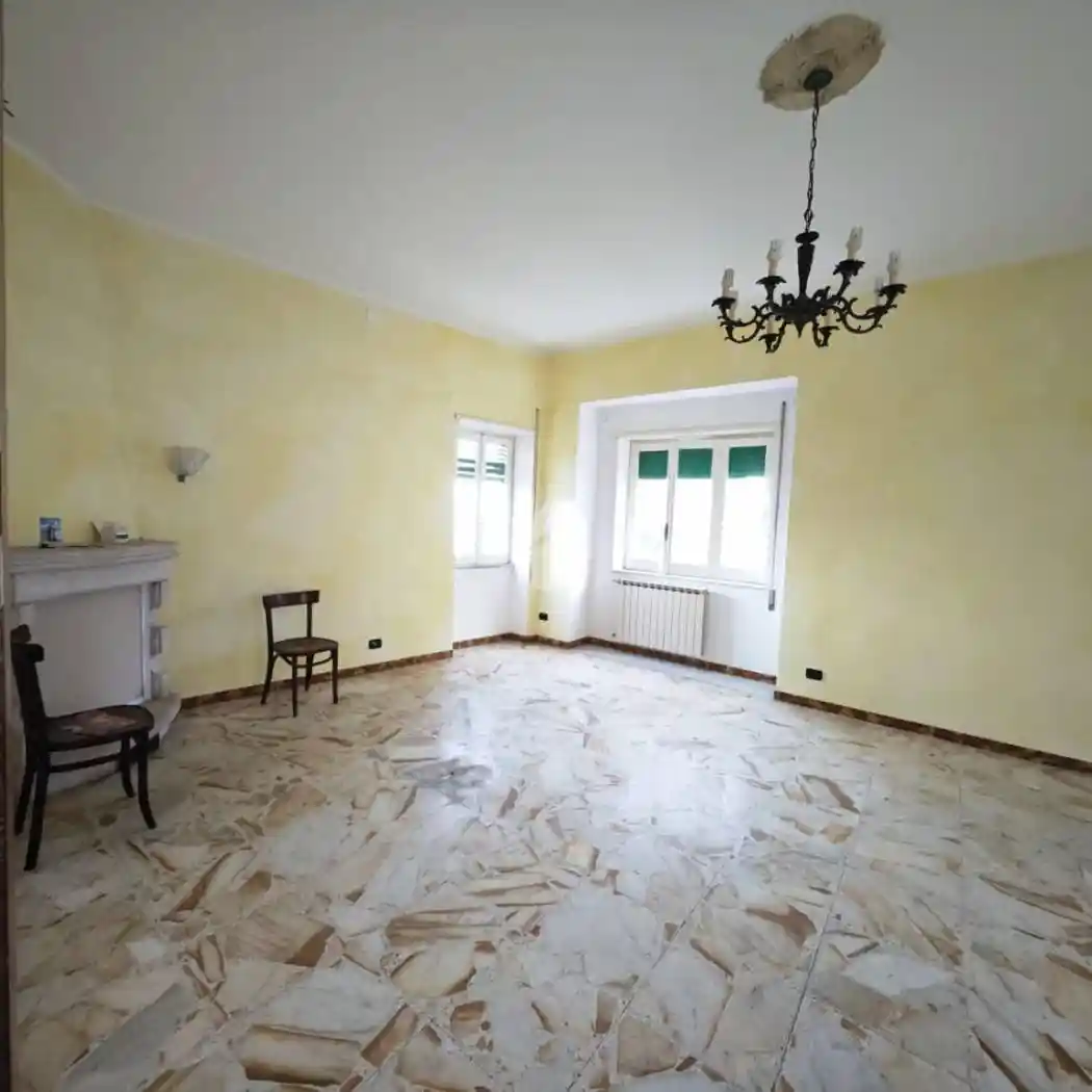 Palazzo - Edificio in vendita a Santi Cosma e Damiano