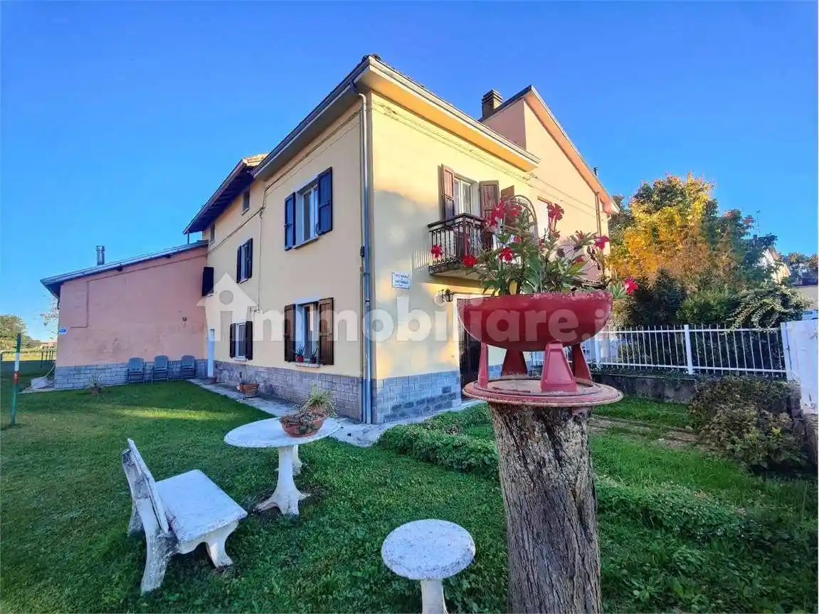 Casa indipendente in vendita a Fidenza