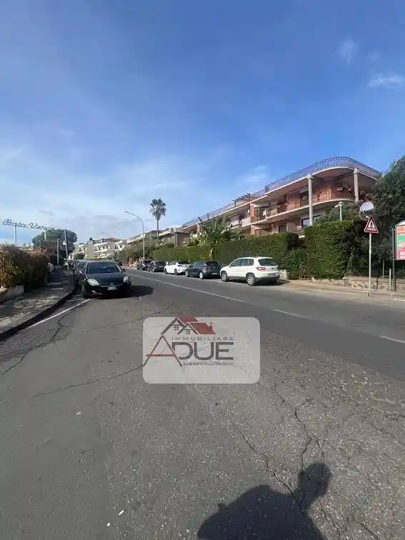 Appartamento in vendita a Aci Castello