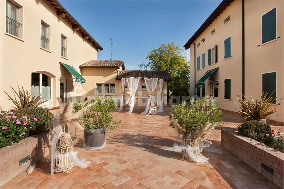 Villa in vendita a Carpi