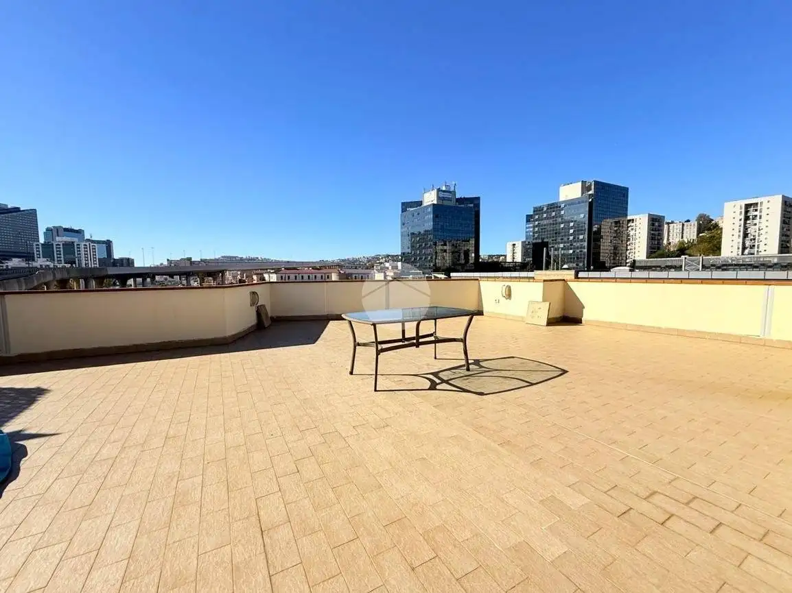 Appartamento in vendita a Napoli