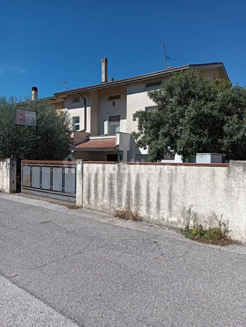 Villa in vendita a Foligno