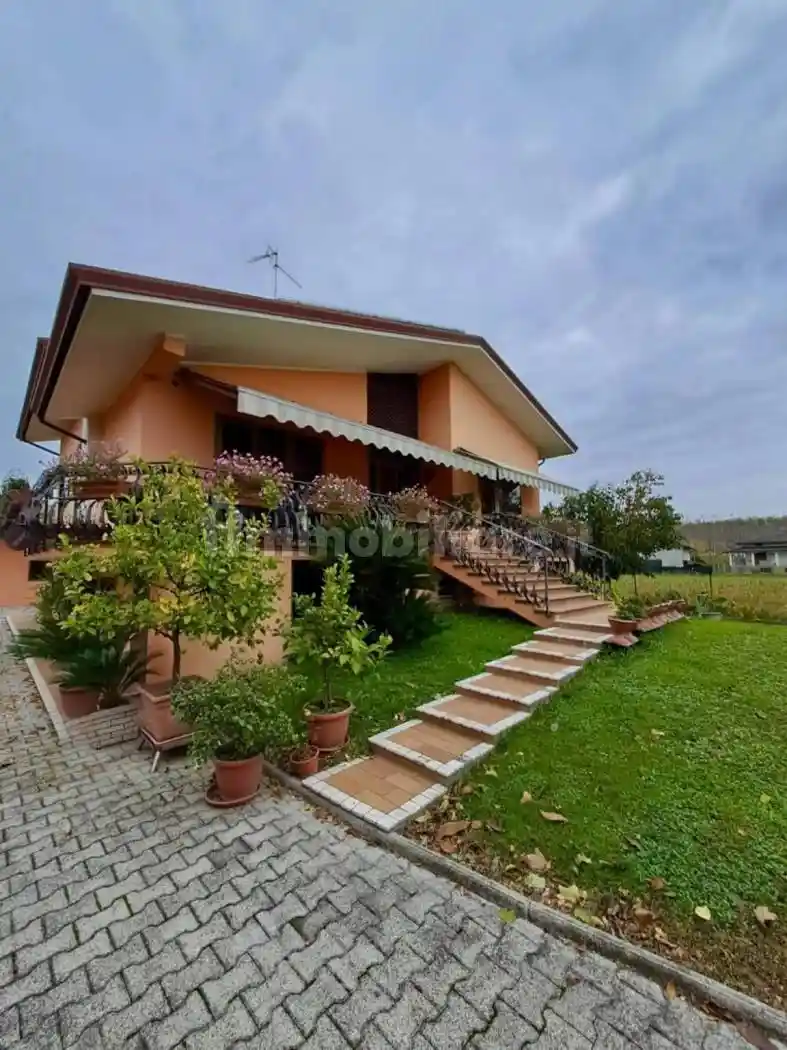 Villa unifamiliare 333 m², Centro, Cordovado - foto 2